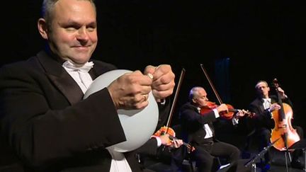 Le quatuor polonais MozART Group dynamite le répertoire classique sur la scène de Bobino à Paris jusqu'au 16 décembre 2018.
 (Culturebox - capture d&#039;écran)