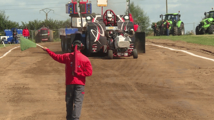 Insolite : carton plein pour le tracteur pulling (France 2)