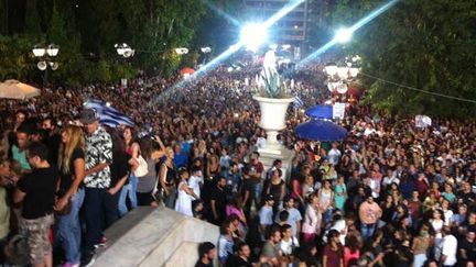 &nbsp; (Entre 25.000 (police) et 100.000 partisans du "non" étaient réunis vendredi doir place Syntagma pour écouter le discours d'Alexis Tsipras © Radio France / Célia Quilleret)