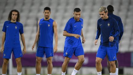 L'équipe de France de football à l'entraînement à Doha, le 13 décembre 2022. (FRANCK FIFE / AFP)