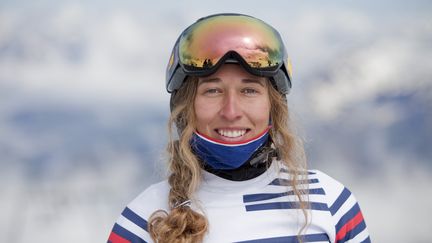 Vice-championne du monde en 2017, médaillée de bronze aux Jeux de Sotchi en 2014, Chloé Trespeuch fait de Pékin 2022 son grand objectif de la saison ! Pour la Française, c'est l'occasion de prendre une revanche sur sa cinquième place aux Jeux de Pyeongchang. Découvrez le portrait chinois de la snowboardeuse !