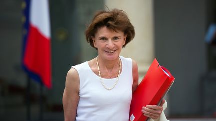 Mich&egrave;le Delaunay, ministre d&eacute;l&eacute;gu&eacute;e aux personnes &acirc;g&eacute;es et &agrave; l'autonomie, dans la cour du palais de l'Elys&eacute;e, &agrave; Paris,&nbsp;le 1er ao&ucirc;t 2012. (BERTRAND LANGLOIS / AFP)