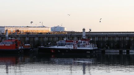 Un bâteau à quai dans le port du Havre (Seine-Maritime) pendant une grève des dockers, le 31 août 2016. (CHARLY TRIBALLEAU / AFP)