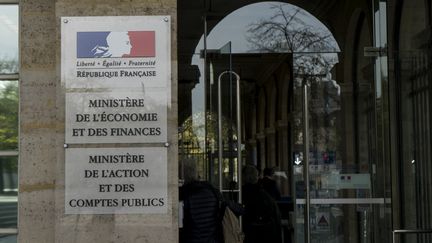 Une entrée du ministère de l'Economie et des Finances à Paris, le 22 septembre 2014 à Paris. (GREG LOOPING / HANS LUCAS / AFP)