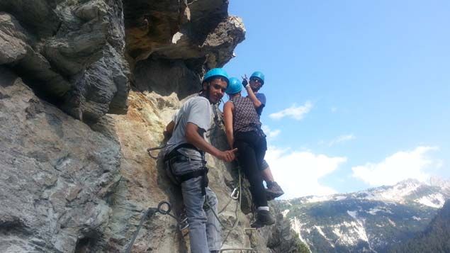 &nbsp; (Les falaises qui surplombent le  lac de la Rosière à Courchevel, un spot idéal pour les amateurs de via ferrata © RF-Sandrine Etoa)