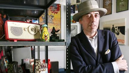 Mick Jones entouré de ses souvenirs.
 (Jas Lehal/The London Paper/SIPA)