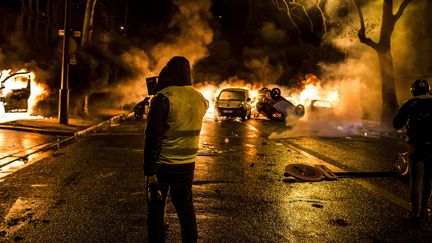 Un "gilet jaune" lors de la mobilisation parisienne, avenue Kleber, le 1er décembre 2018. (YANN CASTANIER / HANS LUCAS)