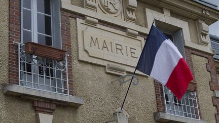 La fa&ccedil;ade de la mairie de Septeuil (Yvelines) le 22 avril 2012. (MAXPPP)