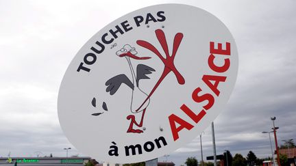 &nbsp; (Mobilisation à Rixheim en Alsace contre la fusion de l'Alsace avec la Champagne-Ardenne et la Lorraine © Maxppp)