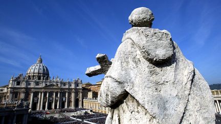 La basilique Saint-Pierre au Vatican, le 9 novembre 2003. (VINCENZO PINTO / AFP)