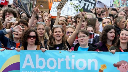 Manifestation pour la légalisation de l'avortement à Dublin (Irlande), le 30 septembre 2017. (PAUL FAITH / AFP)