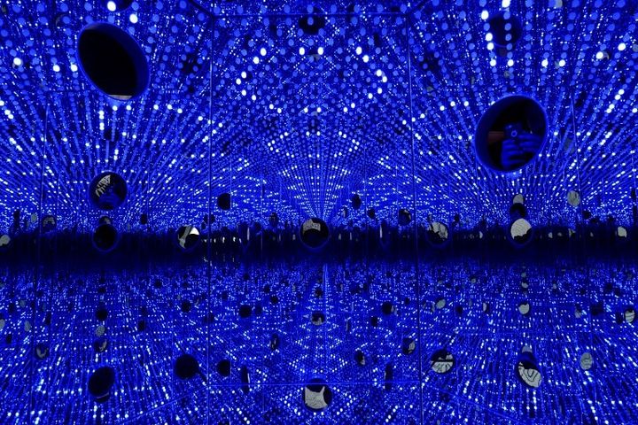 Yayoi Kusama : 'Infinity mirrored room-Love Forever' (installation)
 (ROSLAN RAHMAN / AFP)