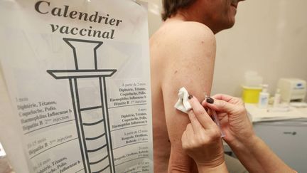 &nbsp; (La vaccination reste le meilleur moyen de contrer l'épidémie de grippe © MAXPPP)