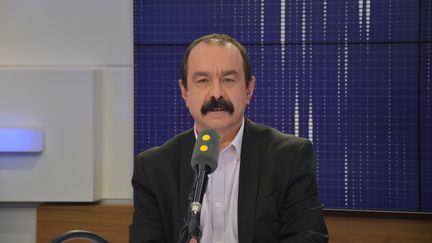 Philippe Martinez, secrétaire général de la CGT, invité de franceinfo le lundi 8 janvier. (JEAN-CHRISTOPHE BOURDILLAT / RADIO FRANCE)