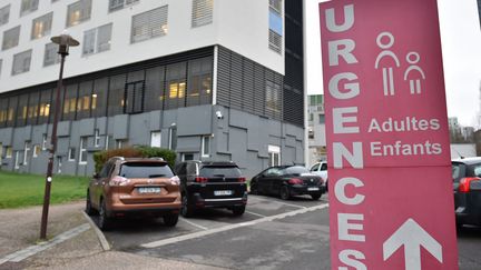 Les urgences de l'hôpital de Metz-Thionville (Metz), le 3 janvier 2023. (JEAN-CHRISTOPHE VERHAEGEN / AFP)