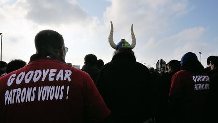 Manifestation de salari&eacute;s de Goodyear &agrave; Amiens (Somme), le 26 f&eacute;vrier 2013. (PHILIPPE HUGUEN / AFP)