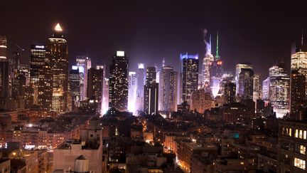 Le quartier de Manhattan à New York de nuit. (MAXPPP)