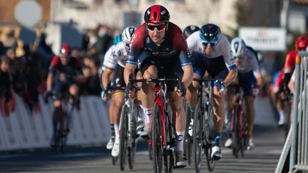 Elia Viviani s'est imposé sur la première étape du Tour de la Provence, vendredi 11 février 2022. (LAURENT LAIRYS / MAXPPP)