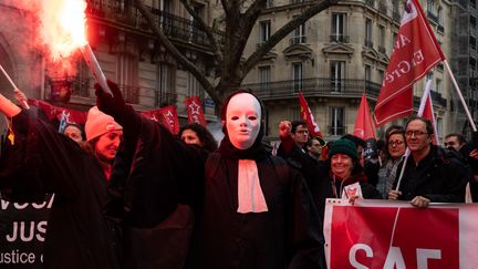 Une manifestation d'avocats contre la réforme des retraites, le 20 février 2020, à Paris.&nbsp; (RICCARDO MILANI / AFP)