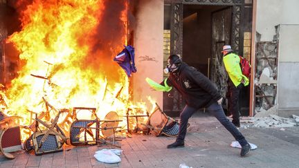 La manifestation des "gilets jaunes" à Paris, le samedi 16 mars 2019. (ZAKARIA ABDELKAFI / AFP)