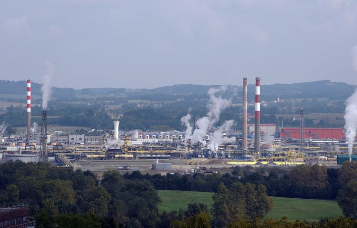 Site d'extraction de gaz, à Lacq (Pyrénées-Atlantiques), en 2013. (JEAN-PIERRE MULLER / AFP)