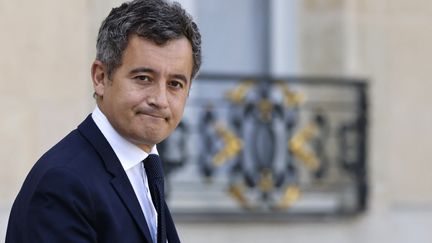 Le ministre de l'Intérieur Gérald Darmanin quitte l'Elysée après le conseil des ministres, le 13 octobre 2021. (LUDOVIC MARIN / AFP)