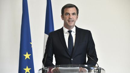 Olivier Véran tient une conférence de presse à Paris, le 26 août 2021. (STEPHANE DE SAKUTIN / AFP)