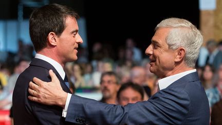 Manuel Valls et Claude Bartolone au congrès du PS, le 6 juin 2015 à Poitiers. (MAXPPP)