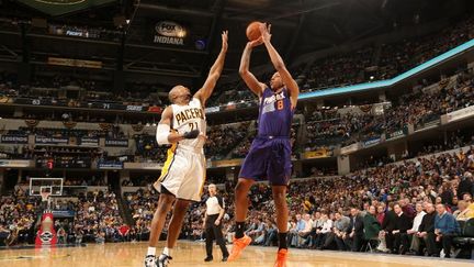 Les Pacers ont chuté pour la deuxième fois de la saison à domicile. (RON HOSKINS / NBAE / GETTY IMAGES)