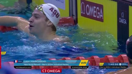 Léon Marchand remporte le 200m 4 nages de la Coupe du monde en petit bassin en signant un temps de 1.48.88. Premier homme sous les 1.49.00, le Français entre un peu plus dans l'histoire en battant le record du monde de la discipline.