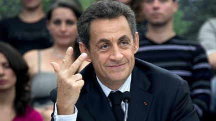 Nicolas Sarkozy en pleine explication lors d'une table ronde sur la sant&eacute; &agrave; Carcassonne, le 25 octobre 2011. (PASCAL PAVANI/ AFP)