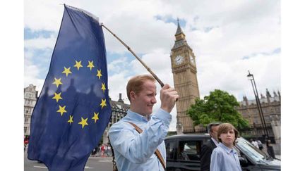  (Douche froide après le Brexit © MaxPPP)