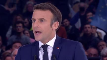 Présidentielle 2022 : Emmanuel Macron est descendu dans l’arène à Nanterre