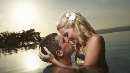 Faire l'amour dans l'eau, une "fausse bonne idée" ? (&copy; Fotolia - Dmitry Yakunin)