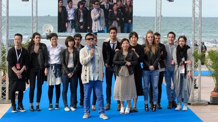 Les créateurs nommés après le défilé sur la plage au Festival international des jeunes créateurs de mode de Dinard 2014
 (Jean Louis Coulombel )