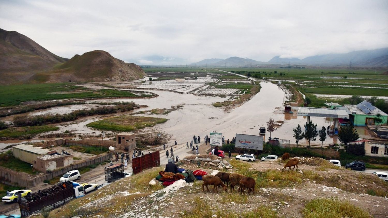 Floods in Afghanistan have claimed the lives of more than 300 people, the UN agency said