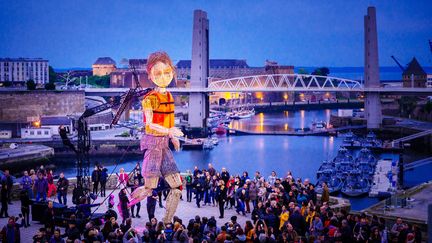 La compagnie l'homme debout présente son spectacle au Festival Mimos&nbsp; (MATHIEU LE GALL)