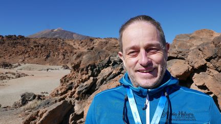 Jean-Guy Le Roux au pied du Teide à Ténérife : "Ici, sur une petite île grande comme le quart de la Corse,&nbsp;on a une dizaine de microclimats et toutes ces diversités." (PHOTO EMMANUEL LANGLOIS)