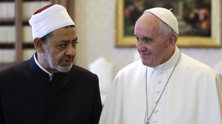 Le grand imam d'Al-Azhar en compagnie du Pape au Vatican, le 23 mai 2016 (AFP/ Max Rossi)