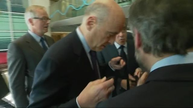 Fillon et Juppé s'affichent ensemble dans les locaux de Deezer