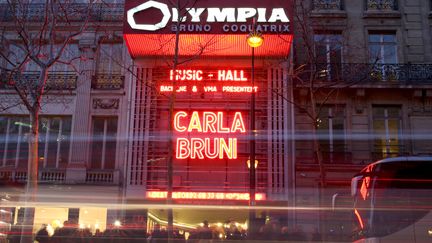 La fa&ccedil;ade de l'Olympia &agrave; Paris, avant le concert de Carla Bruni, mardi 11 mars 2014. (KENZO TRIBOUILLARD / AFP)