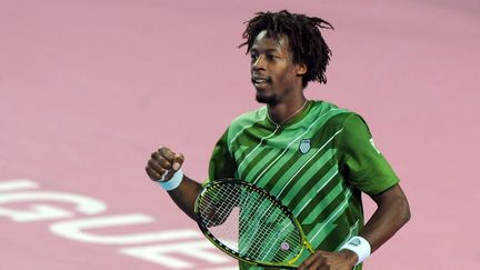 Ga&euml;l Monfils c&eacute;l&egrave;bre sa victoire face &agrave; Gilles Simon au tournoi de tennis de Montpellier (H&eacute;raut), le 4 f&eacute;vrier 2012. (PASCAL GUYOT / AFP)