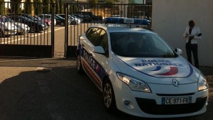 L'entr&eacute;e de la brigade anti-criminalit&eacute; nord de Marseille (Bouches-du-Rh&ocirc;ne), le 2 octobre 2011. (ISABELLE STAES / FRANCE 2)