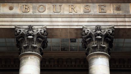 Le fronton du palais Brongniart, &agrave; Paris. (JACQUES DEMARTHON / AFP)