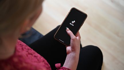 TikTok promet de rendre les filtres beauté inaccessibles aux adolescents d'ici à la fin de l'année