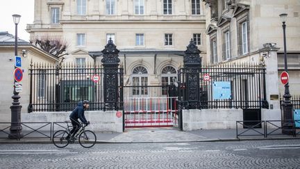 Le siège du ministère des Affaires étrangères, à Paris, le 20 février 2022. (BENJAMIN POLGE / HANS LUCAS / AFP)