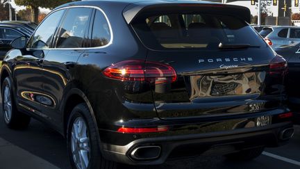 Un modèle de Porsche Cayenne. (PAUL J. RICHARDS / AFP)