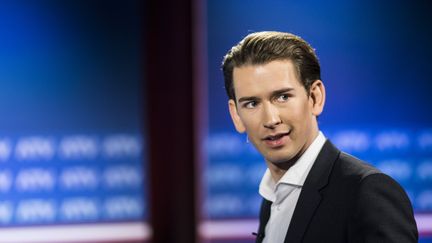 Le chef de file de l'OVP (Parti du Peuple Autrichien), Sebastian Kurz, arrive pour un débat télévisé à Vienne (Autriche) le&nbsp;1er&nbsp;octobre 2017. (CHRISTIAN BRUNA / EPA / MAXPPP)