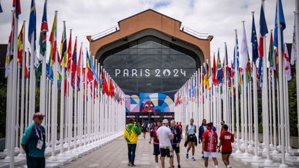 Vue générale du restaurant principal du village olympique, le 23 juillet 2024. (KEVIN VOIGT / GETTY IMAGES EUROPE)