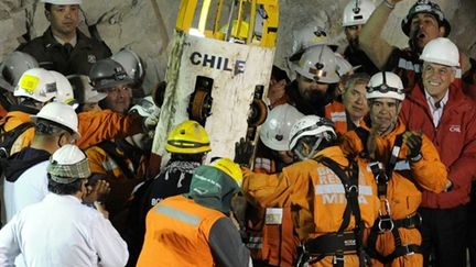 Luis Urzua a été le dernier mineur remonté de la mine où les 33 hommes étaient prisonniers (AFP. J. Mubromata)